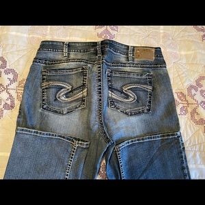 Silver Jeans Tuesday Size 16 Inseam 31